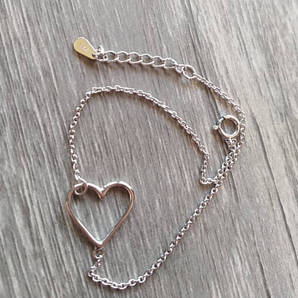 Delicate sideways heart bracelet .925 Sterling Sil